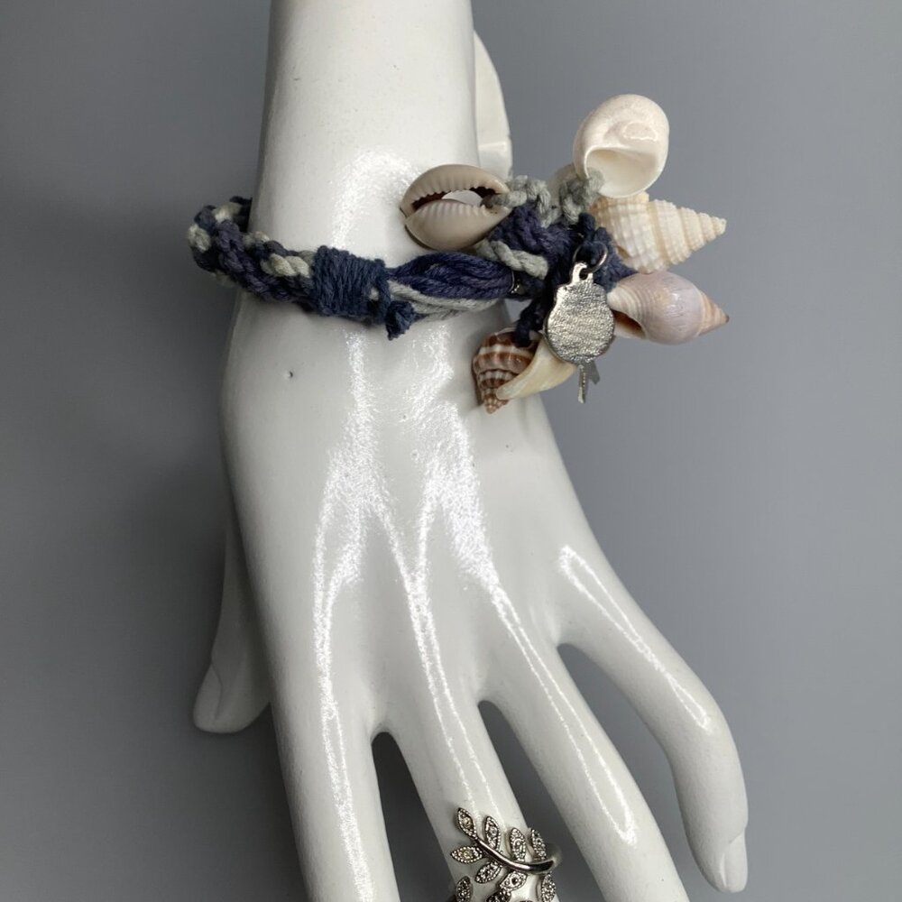 Shell Bracelet - Picture 4 of 4